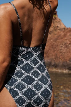 Une pièce Dîner d'été